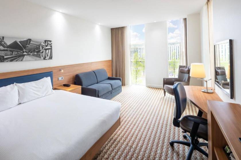 Hampton By Hilton Amsterdam Arena Boulevard - Queen Room with Sofa Bed