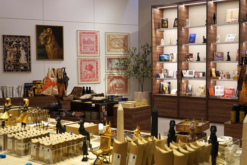 خرید و مغازه‌های تخصصی (Shops) 