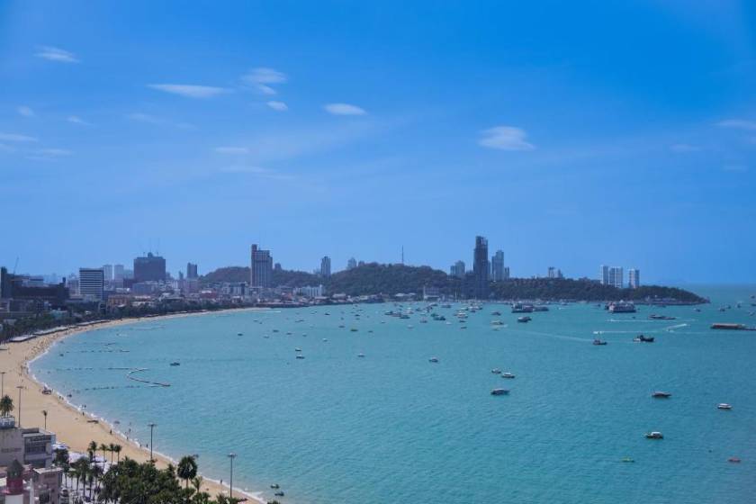 Holiday Inn Pattaya by IHG - facade