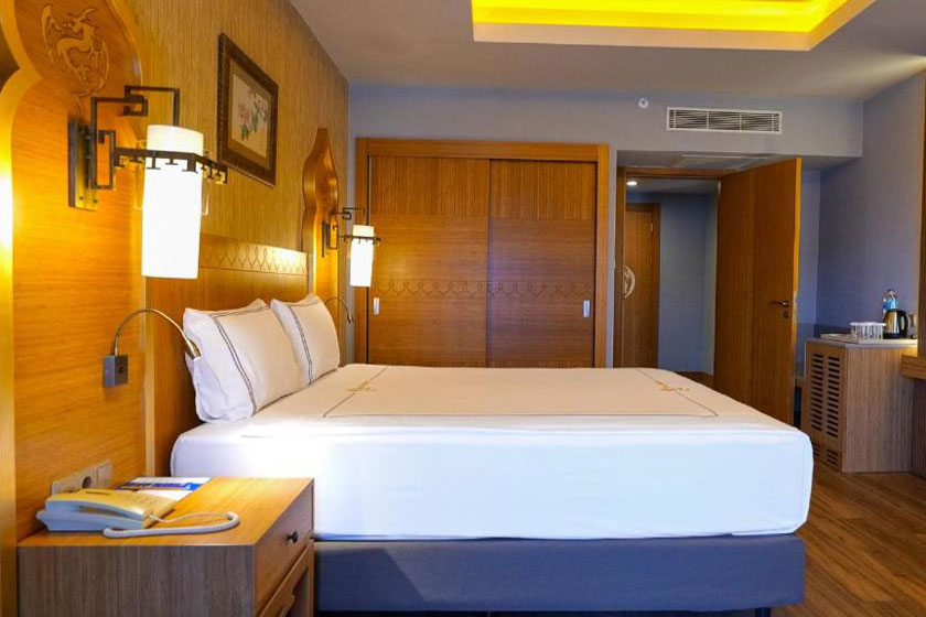 Royal Dragon Hotel Antalya - Family Room
