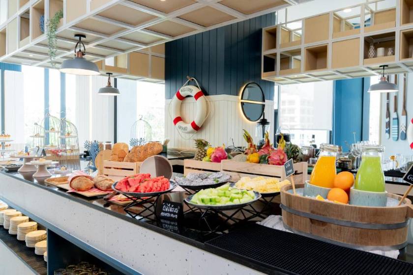 Somerset Pattaya -  food and drink