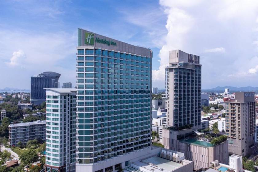 Holiday Inn Pattaya by IHG - facade