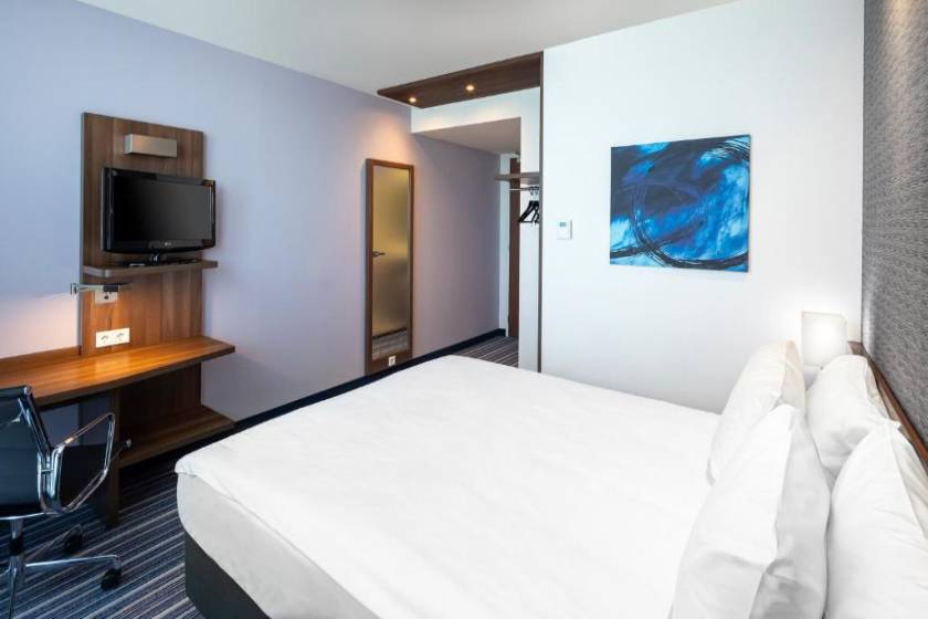 Holiday Inn Express Amsterdam Arena Towers by IHG - Queen Suite with Kitchenette