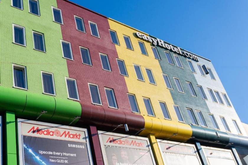 easyHotel Amsterdam Arena Boulevard - facade