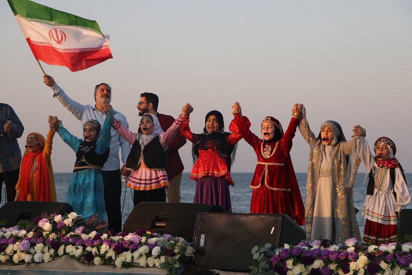 برگزاری آیین گرامیداشت روز ملی جزایر سه‌ گانه در ابوموسی