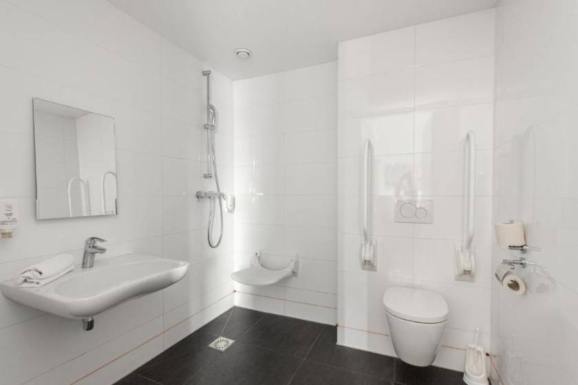 easyHotel Amsterdam Arena Boulevard - Quadruple Room - Disability Access