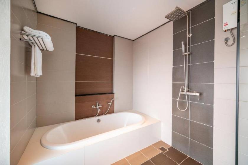 Manhattan Pattaya Hotel - SHA Extra Plus - One-Bedroom Suite