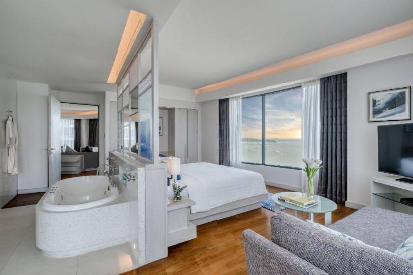 Amari Pattaya - Club Executive Suite Ocean View