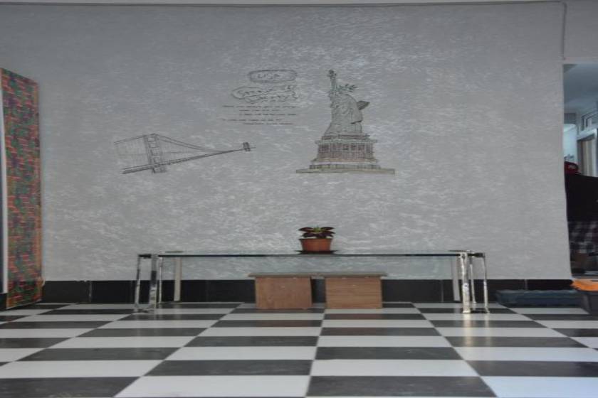 Hostel California - facade