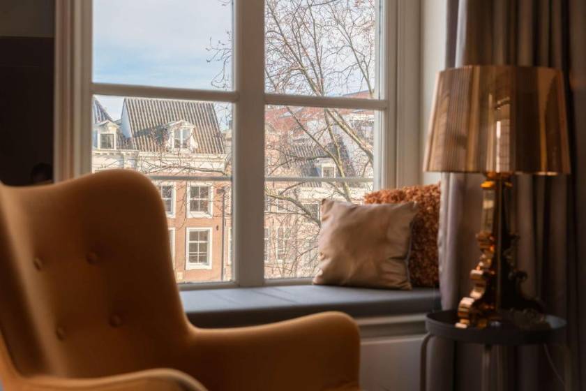 Radisson Blu Hotel, Amsterdam City Center - Ruyschen Suite with Canal View