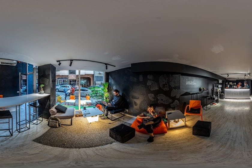 کافه بی‌ان‌کی‌آر 