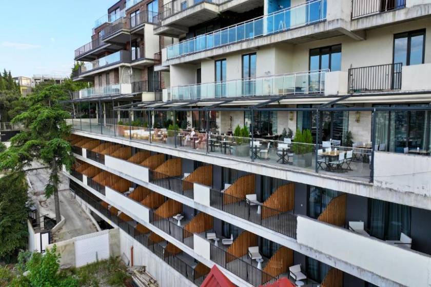 Castor & Pollux Hotel - facade