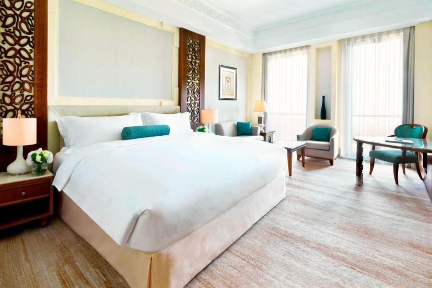 Al Bustan Palace, a Ritz-Carlton Hotel Muscat - Deluxe King Mountain View, Guest room