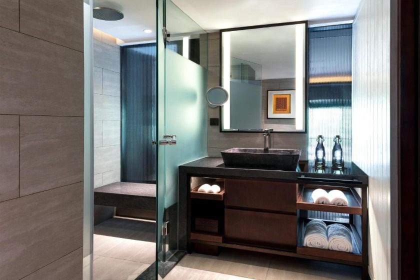 The Laguna, A Luxury Collection Resort Bali - Deluxe Lagoon View, Guest room, 2 Double Beds