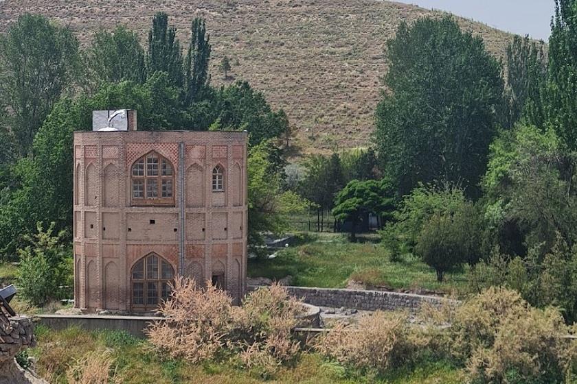 برج خلعت پوشان تبریز. منبع عکس: گوگل‌مپ. عکاس: امیرعلی سهیلی