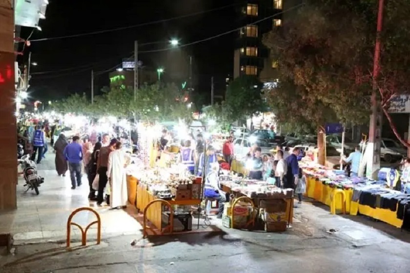 شب بازار ۱۷ شهریور. منبع عکس: Rokna.Net. عکاس: نامشخص