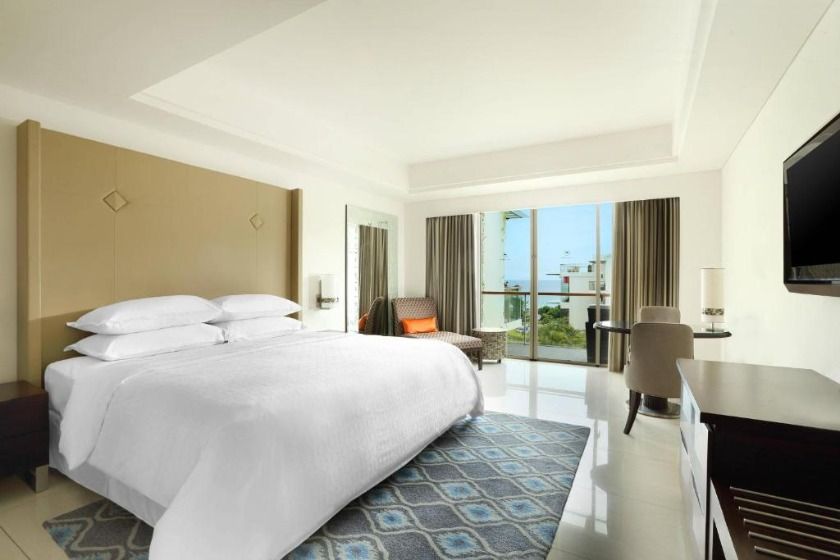 Sheraton Bali Kuta Resort Bali - Guest Room Partial Ocean View, 1 King Bed