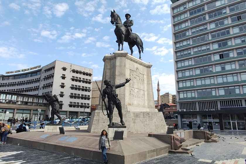 مجسمه آتاتورک آنکارا . منبع عکس: گوگل مپ. عکاس: Roberto Merida
