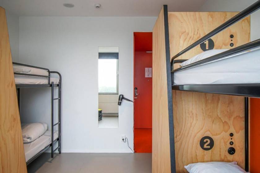 Via Amsterdam - Quadruple Room with Private Bathroom