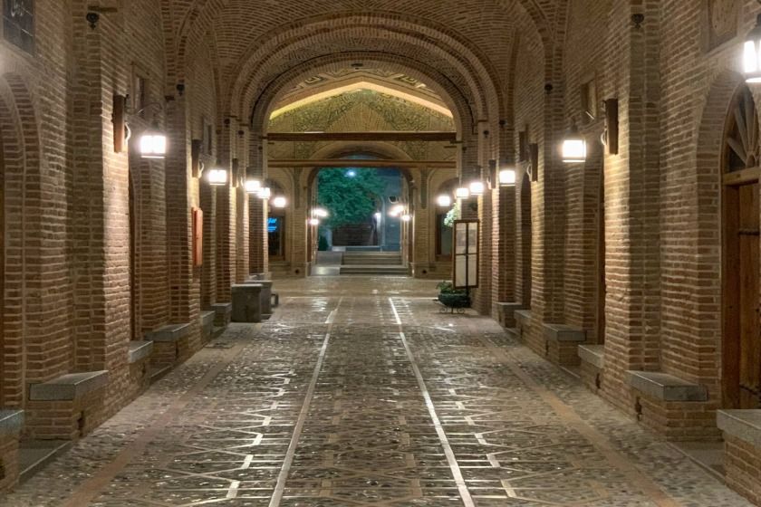 هتل بوتیک قهرمانی قزوین - محوطه