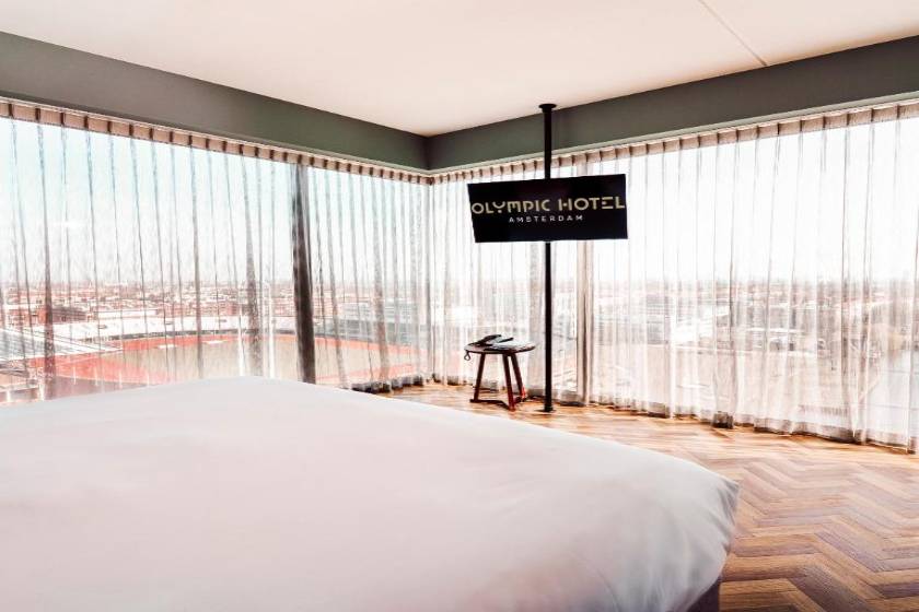 Olympic Hotel - King Room - Disability Access