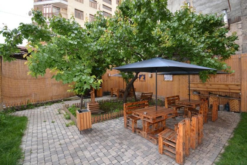 Partez Hotel yerevan - courtyard