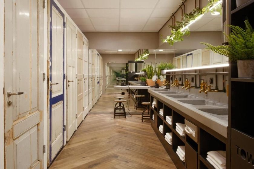 CityHub Amsterdam - bathroom