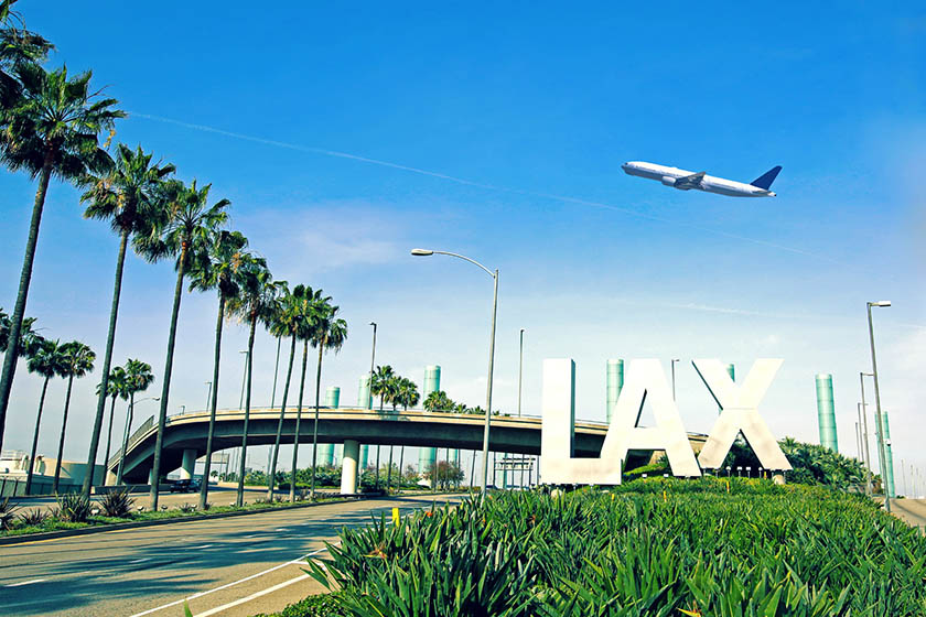 پرواز هواپیما. منبع عکس: وبسایت airportindustry-news.com. عکاس: نامشخص