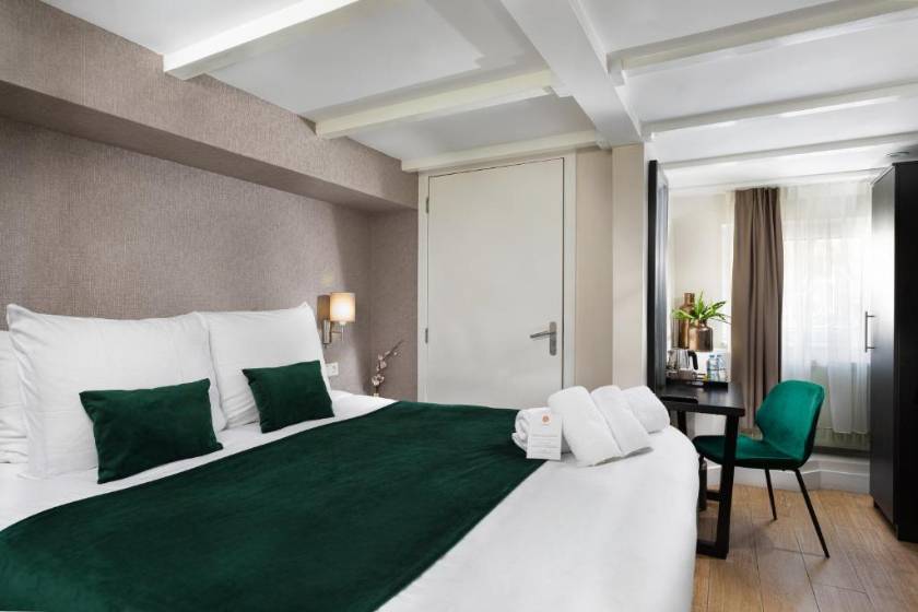 NL Hotel District Leidseplein - Comfort Double Room with Canal View