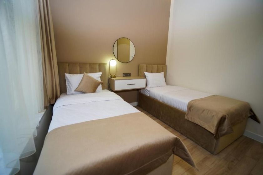 B&M Hotel yerevan - room