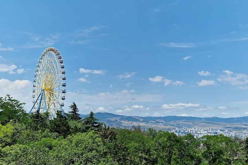 پارک متاتسمیندا تفلیس. منبع عکس: گوگل مپ. عکاس: Liane Hennigs 