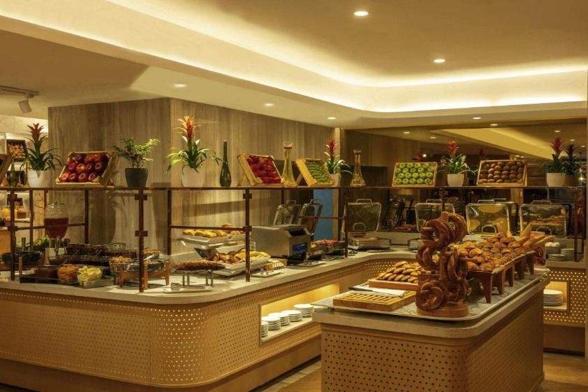 Movenpick Hotel Istanbul Bosphorus - food and drink