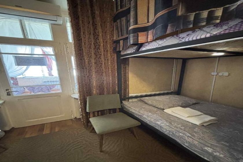 Pariss Library Hostel yerevan - Bed in 8-Bed Dormitory Room