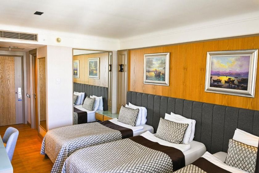 Porto Bello Hotel Resort & Spa Dubai - Standard Triple Room