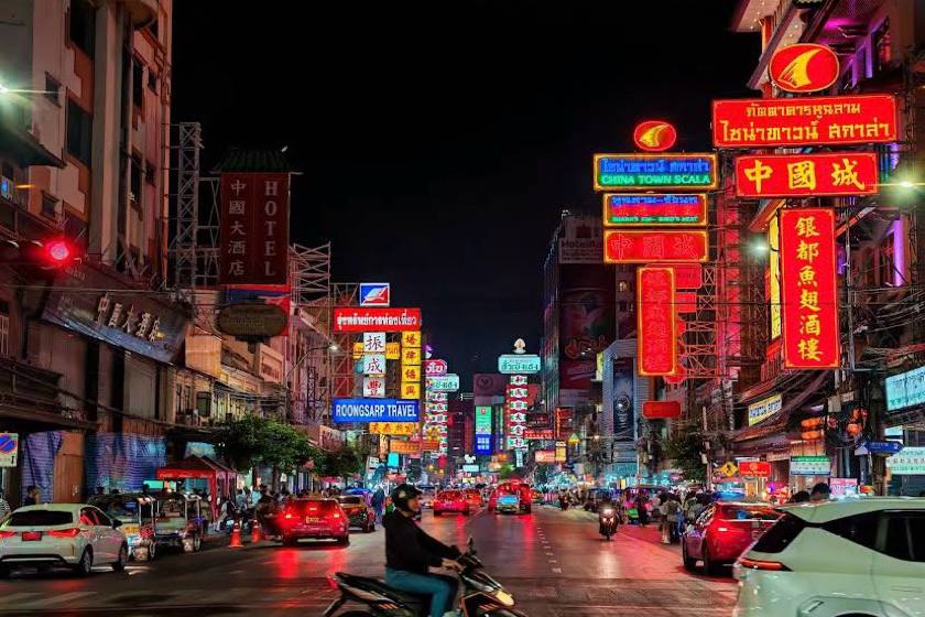 گشت و گذار در محله چینی های بانکوک.منبع عکس: گوگل مپ. عکاس: Rodrigo Valgôde