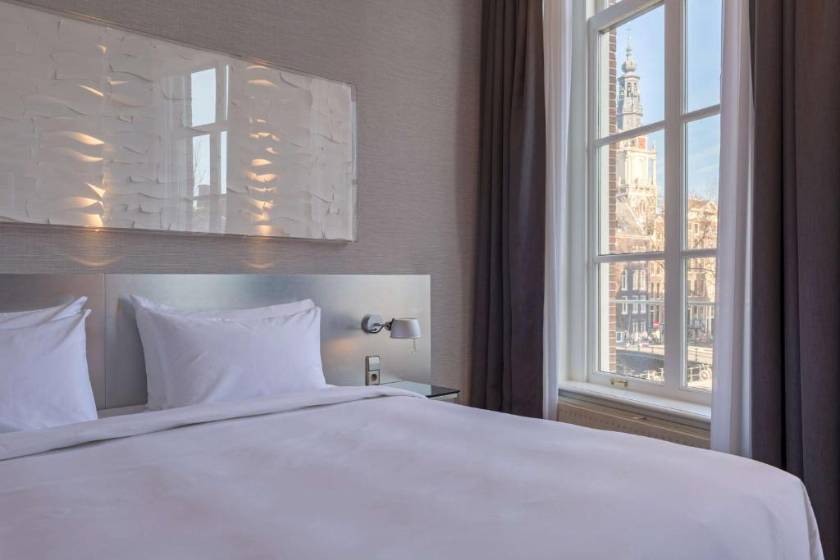 Radisson Blu Hotel, Amsterdam City Center - Ruyschen Suite with Canal View