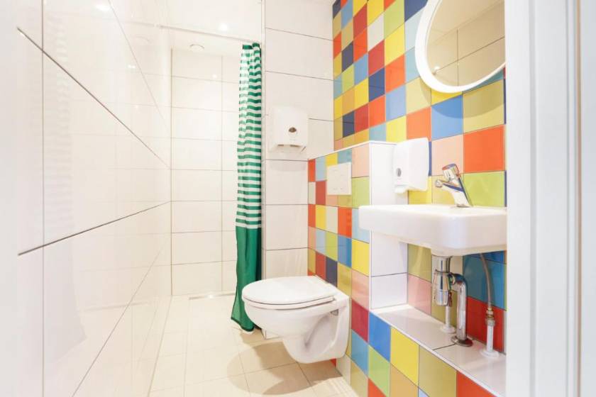 Hans Brinker Hostel Amsterdam - Deluxe Twin Room