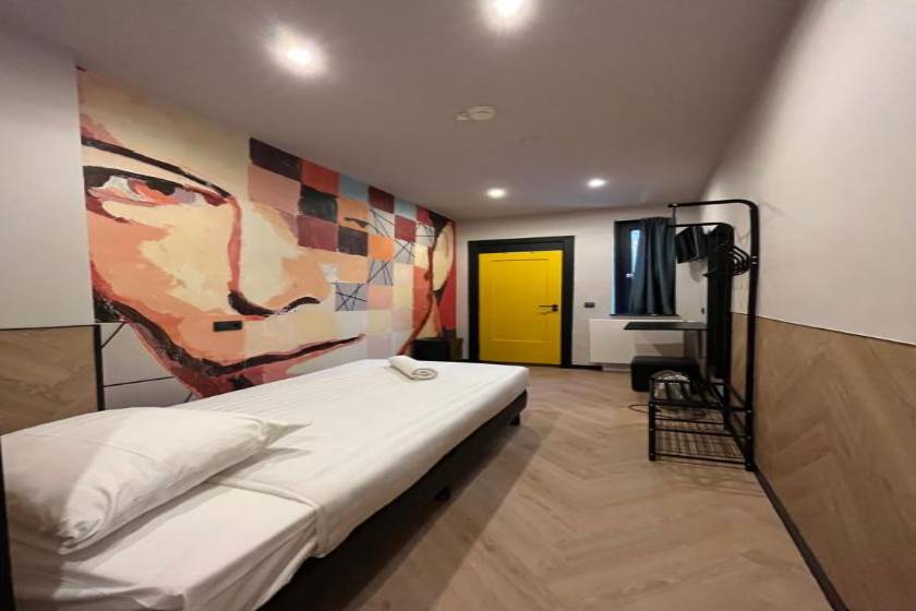 Heart of Amsterdam Hostel - Standard Single Room