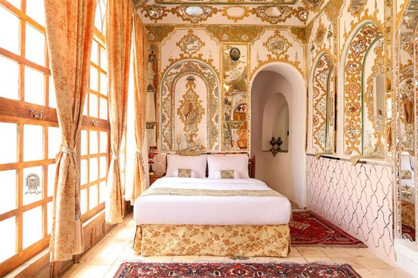 اقامتگاه سنتی قصر منشی اصفهان - اتاق آینه