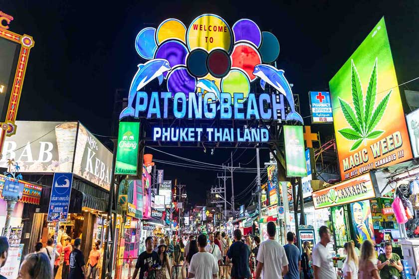 خیابان بنگلا. منبع عکس: وبسایت dinsoresort.com. عکاس: نامشخص