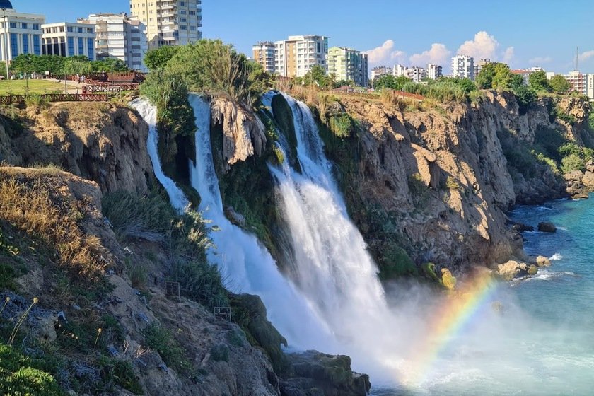 آبشار دودن. منبع عکس: گوگل مپ. عکاس: Sabine Scherer