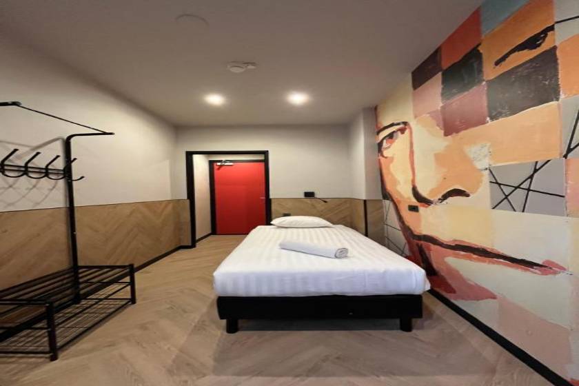 Heart of Amsterdam Hostel - Standard Single Room