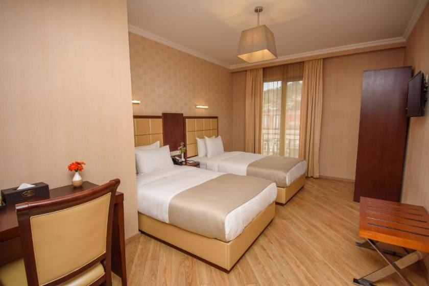 KMM Hotel - Standard Twin Room