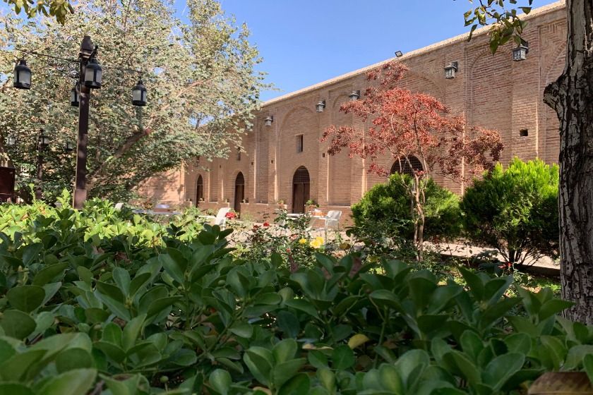 هتل بوتیک قهرمانی قزوین - محوطه