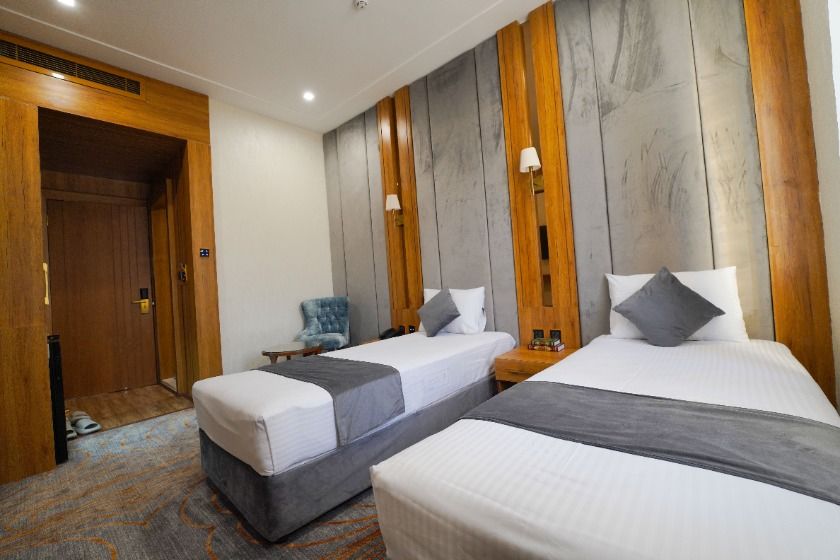 هتل ایوان 1 (اعلمی) مشهد - اتاق دو تخته تویین