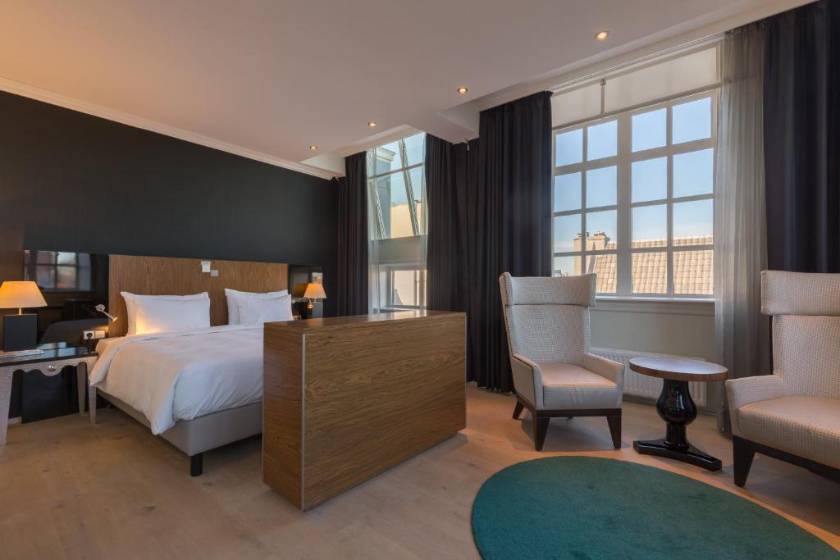 Radisson Blu Hotel, Amsterdam City Center - New Amsterdam Suite with Canal View
