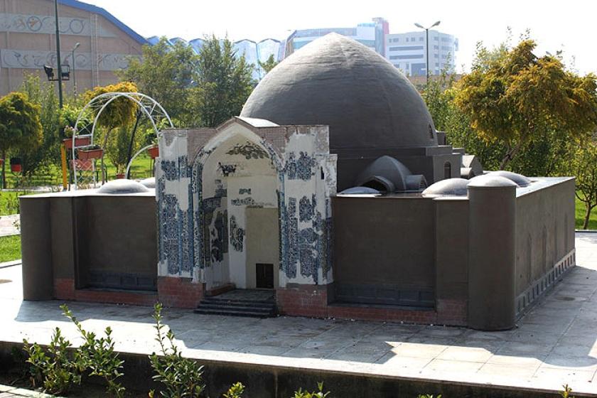 پارک مینیاتوری تبریز. منبع عکس: گوگل‌مپ. عکاس: اصلان نورقاسمی