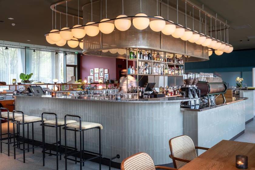 Olympic Hotel - cafe