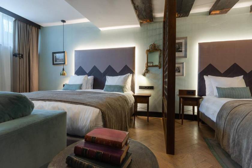 The Hendrick's Hotel - Suite - Semi-Basement