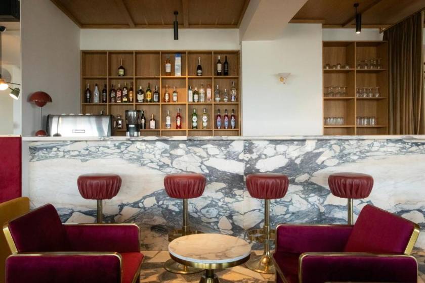 Castor & Pollux Hotel - cafe